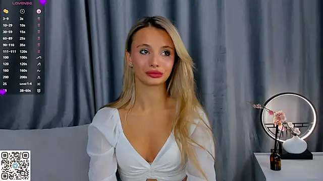 NaughtySeraphine online show from November 27, 6:14 am