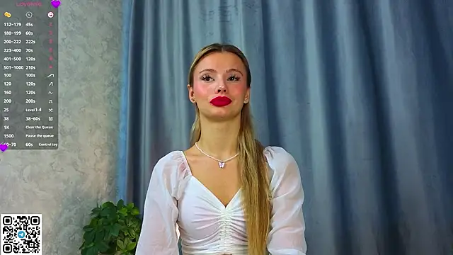 NaughtySeraphine online show from March 3, 5:03 am