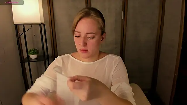 Alice Cire online show from November 17, 3:05 pm