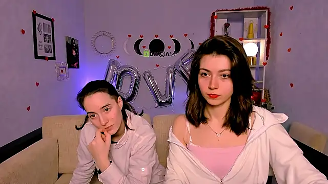 kitniss dreamy online show from February 14, 8:20 pm