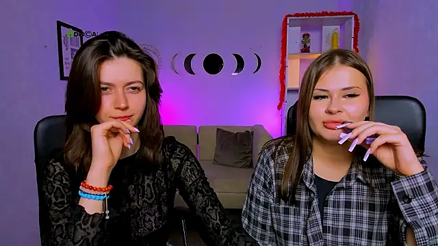 kitniss dreamy online show from March 29, 1:40 am