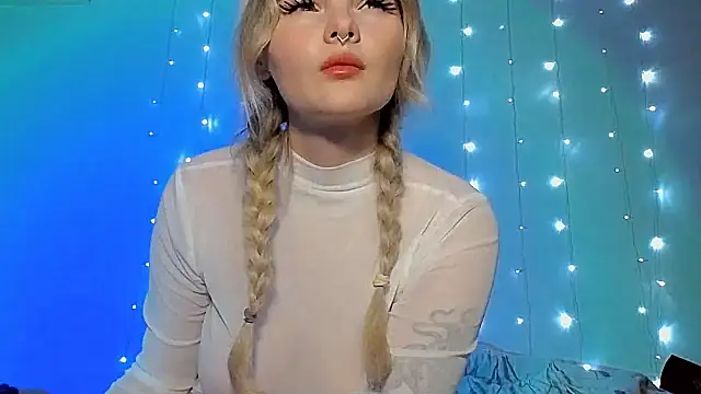 Snapshot of Wicked_cookie chatting on October 23, 4:16 pm Wicked cookie online show from October 23, 4:16 pm