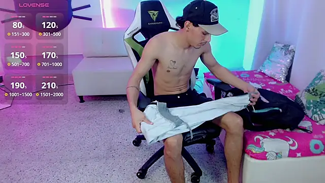 Snapshot of yankees_ chatting on October 4, 11:12 am yankees online show from October 4, 11:12 am