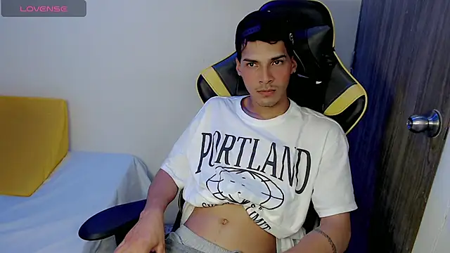 Snapshot of yankees_ chatting on October 1, 3:44 am yankees online show from October 1, 3:44 am