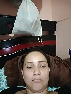 Snapshot of Amanda39 chatting on July 1, 10:10 pm Amanda39 online show from July 1, 10:10 pm