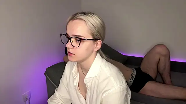 Snapshot of bawdycouplee chatting on November 27, 1:44 pm bawdycouplee online show from November 27, 1:44 pm