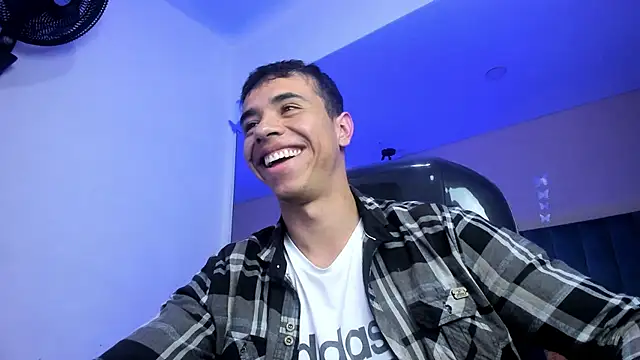 Muscle Scott online show from February 17, 7:22 pm