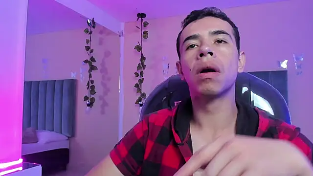 Snapshot of Muscle_Scott chatting on November 23, 2:16 pm Muscle Scott online show from November 23, 2:16 pm