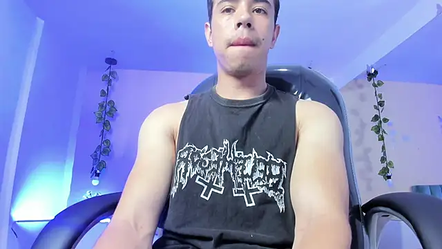 Muscle Scott online show from December 16, 12:42 pm