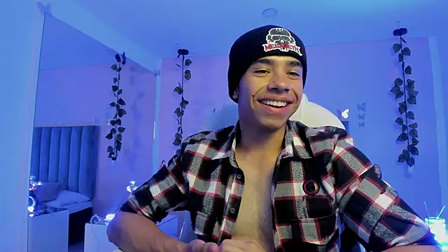 Snapshot of Muscle_Scott chatting on November 3, 12:31 pm Muscle Scott online show from November 3, 12:31 pm