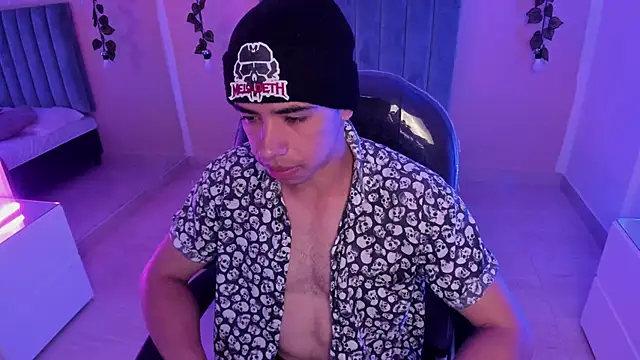 Snapshot of Muscle_Scott chatting on November 17, 12:31 pm Muscle Scott online show from November 17, 12:31 pm