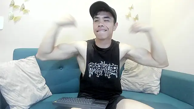 Snapshot of Muscle_Scott chatting on October 5, 12:18 pm Muscle Scott online show from October 5, 12:18 pm