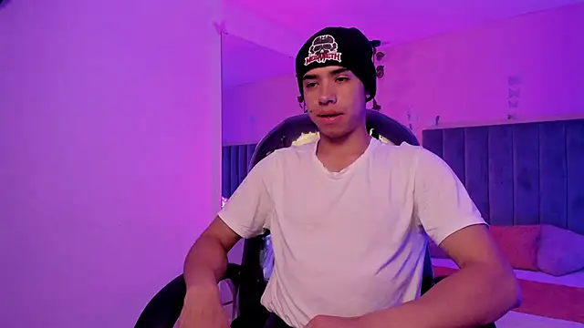 Snapshot of Muscle_Scott chatting on November 12, 12:42 pm Muscle Scott online show from November 12, 12:42 pm