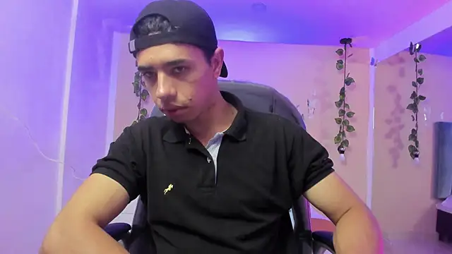 Muscle Scott online show from December 4, 12:48 pm