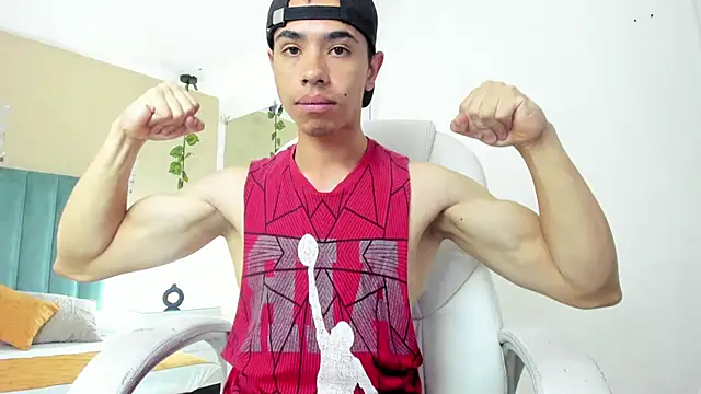 Snapshot of Muscle_Scott chatting on September 26, 12:12 pm Muscle Scott online show from September 26, 12:12 pm