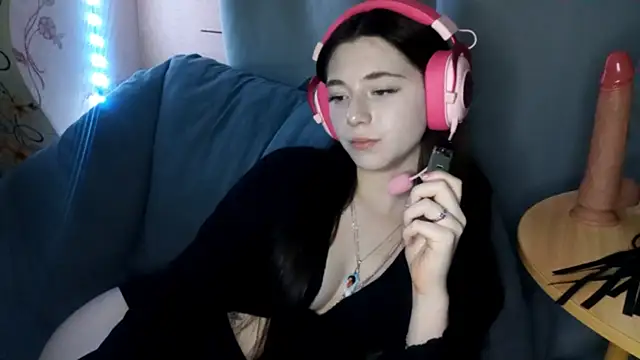 Snapshot of Sophiecuttie chatting on October 29, 3:22 pm Sophiecuttie online show from October 29, 3:22 pm