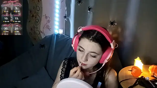 Snapshot of Sophiecuttie chatting on October 31, 5:42 pm Sophiecuttie online show from October 31, 5:42 pm