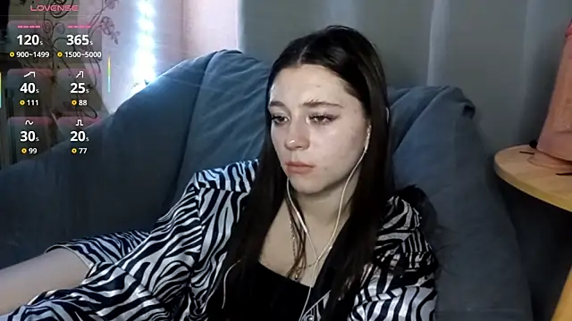 Snapshot of Sophiecuttie chatting on October 24, 5:34 pm Sophiecuttie online show from October 24, 5:34 pm