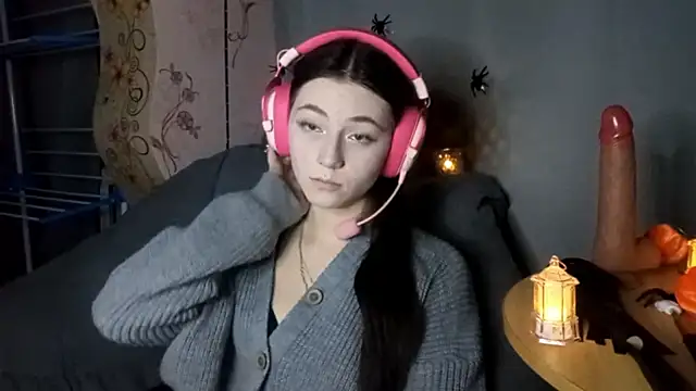 Snapshot of Sophiecuttie chatting on November 2, 3:17 pm Sophiecuttie online show from November 2, 3:17 pm