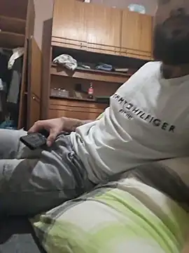 eetme827 online show from November 10, 8:58 pm