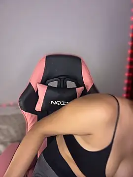 Dakota-Lona online show from April 8, 9:38 pm