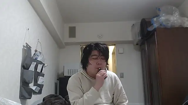 raterate555 online show from February 19, 4:09 am