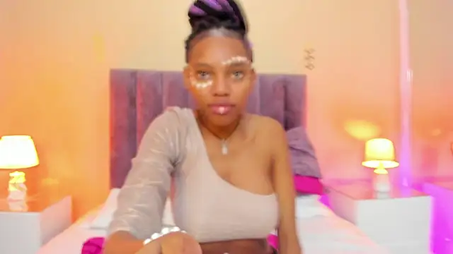 Kiaraa y Her Crazy online show from April 11, 5:15 am