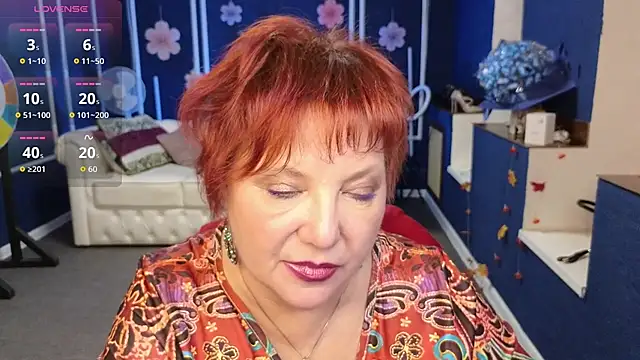 Kira Kenett online show from November 17, 5:06 pm