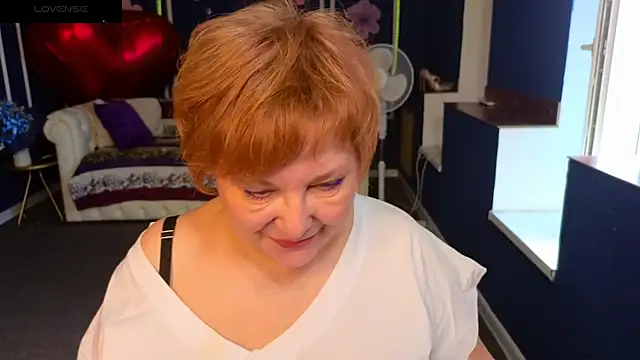 Kira Kenett online show from June 2, 5:40 am