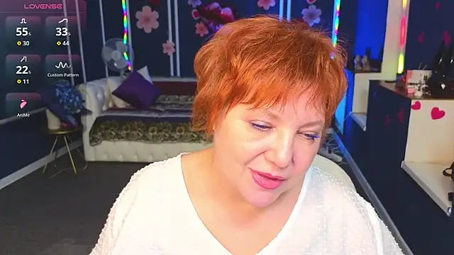 Kira Kenett online show from February 9, 7:12 pm