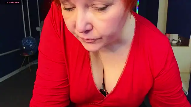 Kira Kenett online show from April 20, 5:25 pm