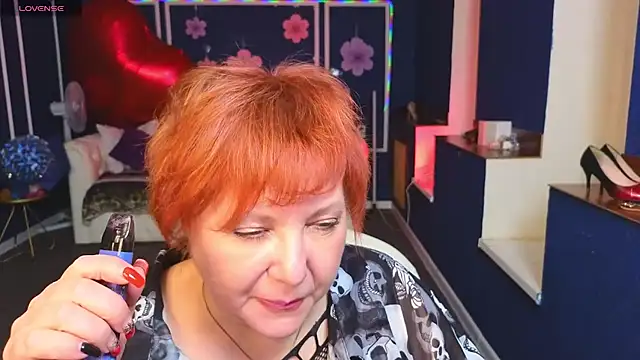 Kira Kenett online show from April 23, 5:25 pm