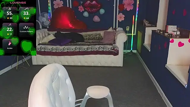 Kira Kenett online show from February 21, 5:37 pm