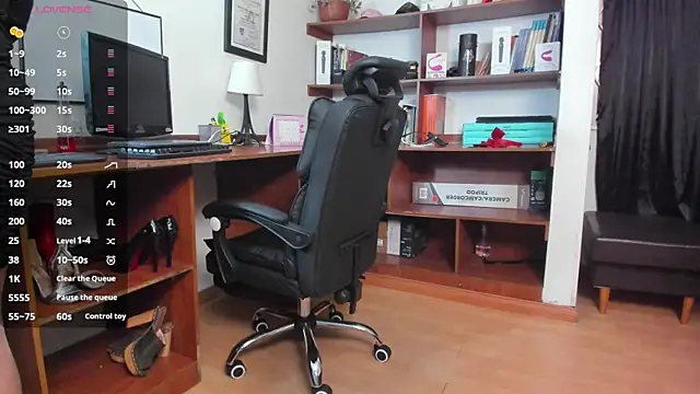 GretaVoss  online show from March 31, 4:09 pm