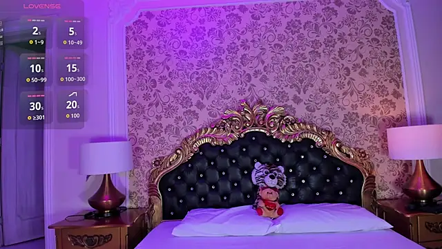 HatsaJones online show from October 22, 3:39 am