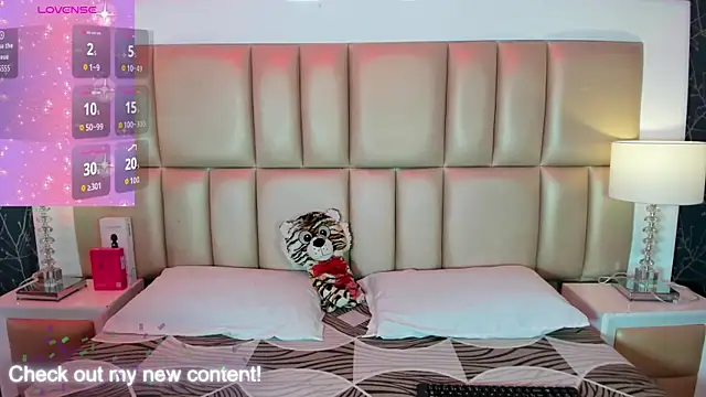 HatsaJones online show from February 15, 4:24 am