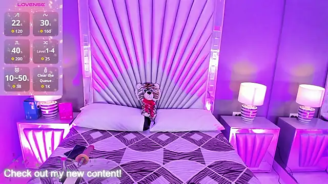 HatsaJones online show from March 26, 4:00 am