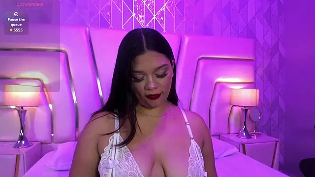 HatsaJones online show from November 4, 3:43 am