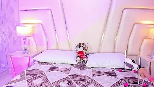 HatsaJones online show from March 1, 4:23 am