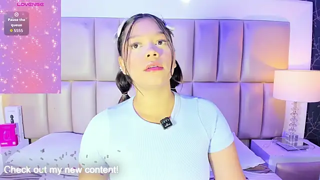 HatsaJones online show from February 10, 4:11 am