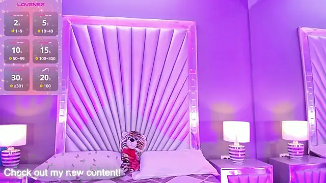 HatsaJones online show from March 24, 4:01 am