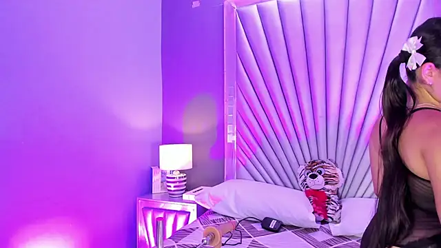 HatsaJones online show from March 25, 4:01 am