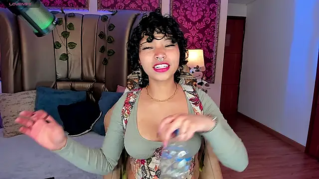 DaniCollinn  online show from February 11, 12:49 pm