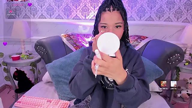 DaniCollinn  online show from March 10, 1:04 pm