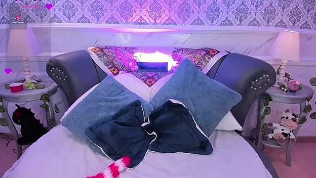 DaniCollinn  online show from March 11, 1:16 pm