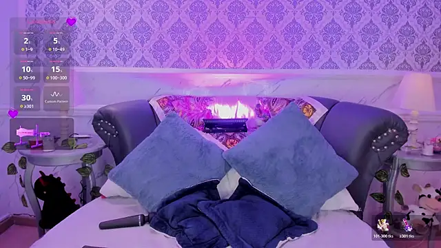 DaniCollinn  online show from March 22, 12:40 pm