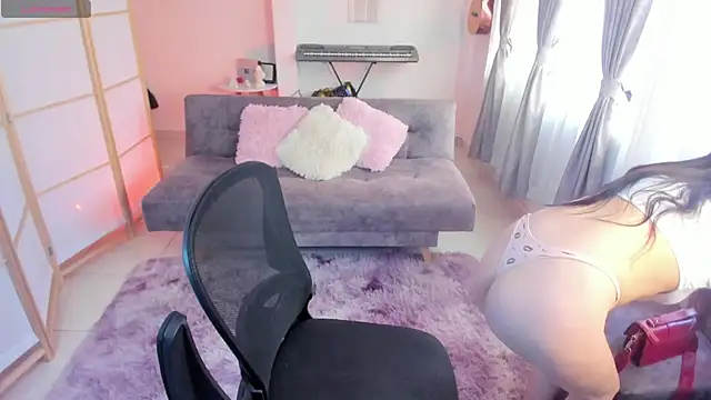 amelia-coben online show from September 18, 8:12 pm