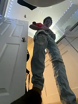 dmmeformerch online show from February 22, 12:46 am