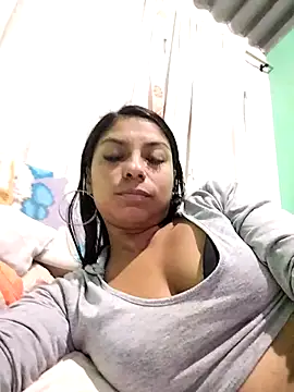 Snapshot of AnggelicaSwan21 chatting on November 25, 1:06 am AnggelicaSwan21 online show from November 25, 1:06 am