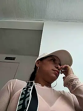 Snapshot of AnggelicaSwan21 chatting on November 20, 4:40 pm AnggelicaSwan21 online show from November 20, 4:40 pm